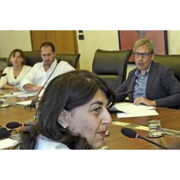 Mariagrazia Santoro (Assessore regionale Infrastrutture, Mobilità, Pianificazione territoriale, Lavori pubblici, Edilizia) illustra il disegno di legge di manutenzione in materia di Infrastrutture, Mobilità, Pianificazione territoriale, Lavori pubblici ed Edilizia, alla IV Commissione in Consiglio regionale - Trieste 15/09/2015