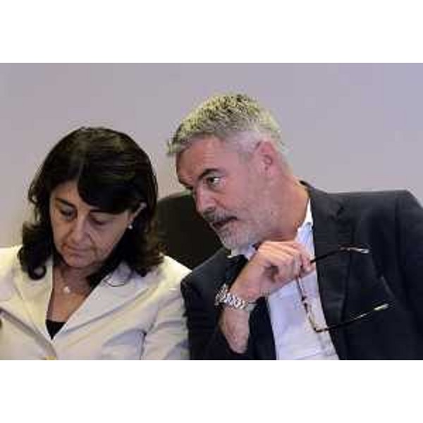 Gli assessori regionali Mariagrazia Santoro (Pianificazione territoriale) e Paolo Panontin (Autonomie locali, Protezione civile) all'incontro con amministratori e imprenditori per il rilancio dell'area dello "stradone Tresemane" - Udine 15/09/2015