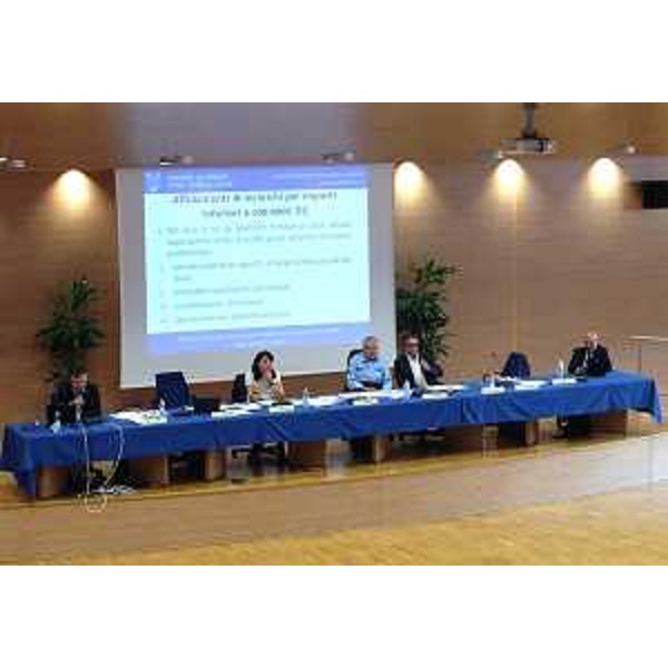 Marco Pedrini (Direttore servizio Lavori pubblici Regione FVG), Mariagrazia Santoro (Assessore regionale Lavori pubblici ed Edilizia), Graziano Tilatti (Presidente Confartigianato Imprese FVG) e Valerio Pontarolo (Presidente ANCE FVG) alla presentazione delle "Direttive vincolanti per l'affidamento di lavori pubblici a finanziamento regionale" - Udine 16/09/2015