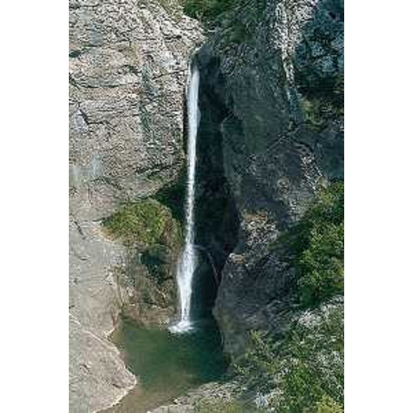 Cascata sul Torrente Rosandra. Foto: Archivio del Corpo forestale regionale - Damijana Ota