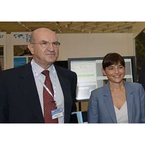 Michele Elia (Amministratore delegato Ferrovie dello Stato) e Debora Serracchiani (Presidente Regione Friuli Venezia Giulia) al Forum ferroviario internazionale Italia-Balcani, in Stazione Marittima - Trieste 17/09/2015