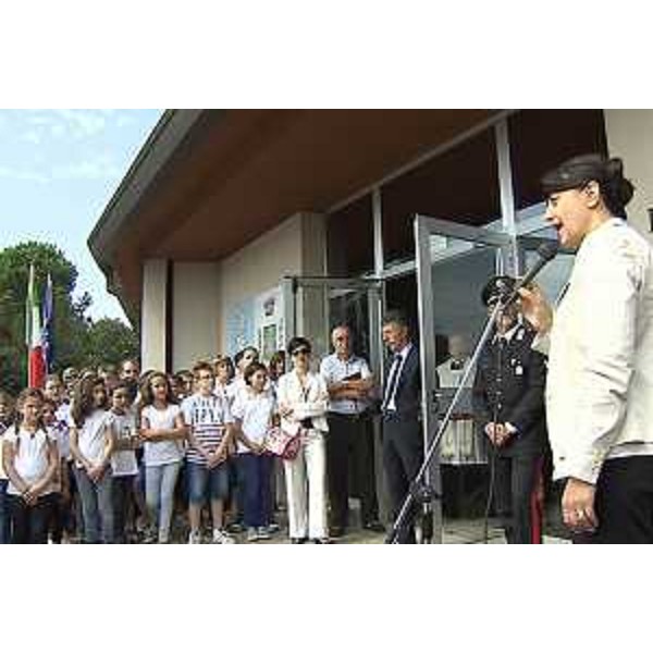 Mariagrazia Santoro (Assessore regionale Edilizia) all'inaugurazione della ristrutturazione e dell'ampliamento della scuola primaria Alessandro Manzoni - Mariano 18/09/2015