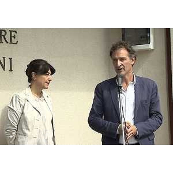 Mariagrazia Santoro (Assessore regionale Edilizia) e Filippo Bonaccorsi (Presidenza Consiglio Ministri - Struttura di missione Riqualificazione Edilizia scolastica) all'inaugurazione della ristrutturazione e dell'ampliamento della scuola primaria Alessandro Manzoni - Mariano 18/09/2015