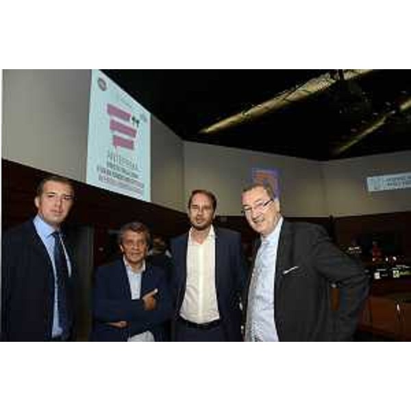 I sindaci Stefano Balloch (Cividale del Friuli) e Francesco Martines (Palmanova), Cristiano Shaurli (Assessore regionale Risorse agricole e forestali) e Sergio Bolzonello (Vicepresidente Regione FVG e assessore Attività produttive) all'anteprima "Giro d'Italia 2016 e Gran Fondo Giro d'Italia in Friuli Venezia Giulia", nella sede della Protezione civile del FVG - Palmanova 21/09/2015