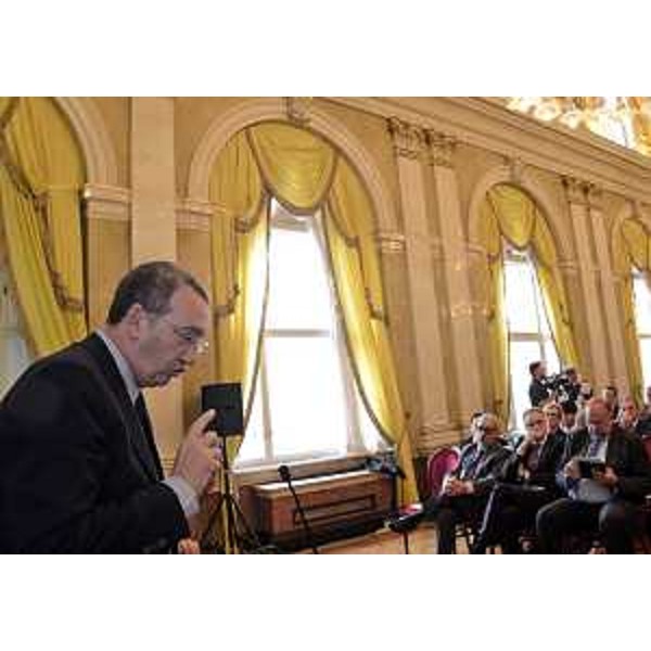 Sergio Bolzonello (Vicepresidente Regione FVG e assessore Attività produttive) alla tavola rotonda dedicata allo sviluppo del Cluster Smart Health, nell'ambito di Trieste Next, nel Palazzo della Regione Friuli Venezia Giulia - Trieste 25/09/2015