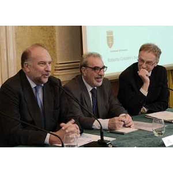 Roberto Cosolini (Sindaco Trieste), Sergio Razeto (Presidente Confindustria Venezia Giulia) e Maurizio Fermeglia (Rettore Università Trieste) al Tavolo per la firma dell'Accordo Quadro tra Università degli Studi di Trieste e Confindustria Venezia Giulia per lo sviluppo dei Cluster regionali di specializzazione intelligente (S3) - Trieste 25/09/2015