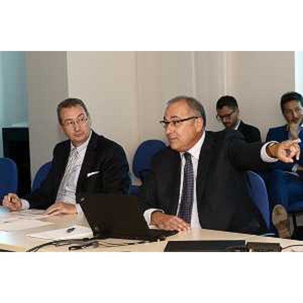 Sergio Bolzonello (Vicepresidente Regione FVG e assessore Attività produttive, Cooperazione e Turismo) e Marco Tullio Petrangelo (Direttore generale TurismoFVG) alla presentazione dei dati su "Arrivi e presenze in strutture ricettive e ricreative regionali da maggio ad agosto 2015" - Udine 28/09/2015