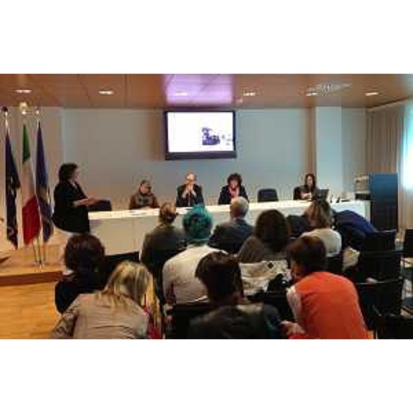 Gli assessori regionali Maria Sandra Telesca (Salute, Integrazione socio-sanitaria, Politiche sociali e Famiglia), Gianni Torrenti (Cultura, Sport e Solidarietà) e Loredana Panariti (Lavoro, Formazione, Istruzione, Pari Opportunità, Politiche giovanili, Ricerca e Università) alla presentazione dell'Accordo multisettoriale per la promozione della lettura in età 0/18 nella regione FVG - Udine 24/09/2015