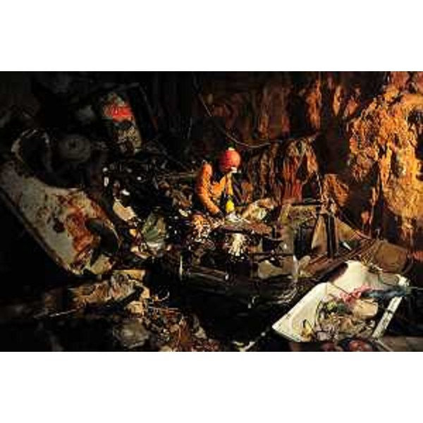 Giornata nazionale della Speleologia "Pulire il buio" - Pozzo Mattioli, Gropada (TS) 03/10/2015 (Foto Furio Premiani, presidente Federazione speleologica regionale FVG)
