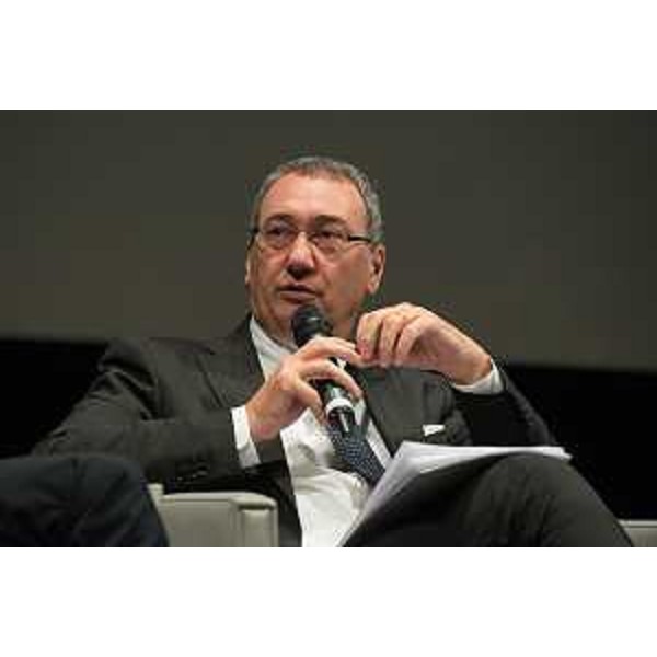 Sergio Bolzonello (Vicepresidente Regione FVG e assessore Attività produttive, Cooperazione e Turismo) al convegno "La Finanza nello Sviluppo dell'Impresa", al Teatro Verdi - Pordenone 02/10/2015 (Foto © ACB Group S.p.A.)