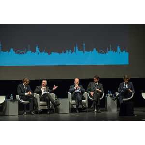 Sergio Bolzonello (Vicepresidente Regione FVG e assessore Attività produttive, Cooperazione e Turismo) al convegno "La Finanza nello Sviluppo dell'Impresa", al Teatro Verdi - Pordenone 02/10/2015 (Foto © ACB Group S.p.A.)