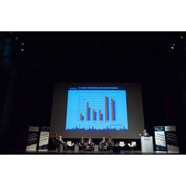 Sergio Bolzonello (Vicepresidente Regione FVG e assessore Attività produttive, Cooperazione e Turismo) al convegno "La Finanza nello Sviluppo dell'Impresa", al Teatro Verdi - Pordenone 02/10/2015 (Foto © ACB Group S.p.A.)