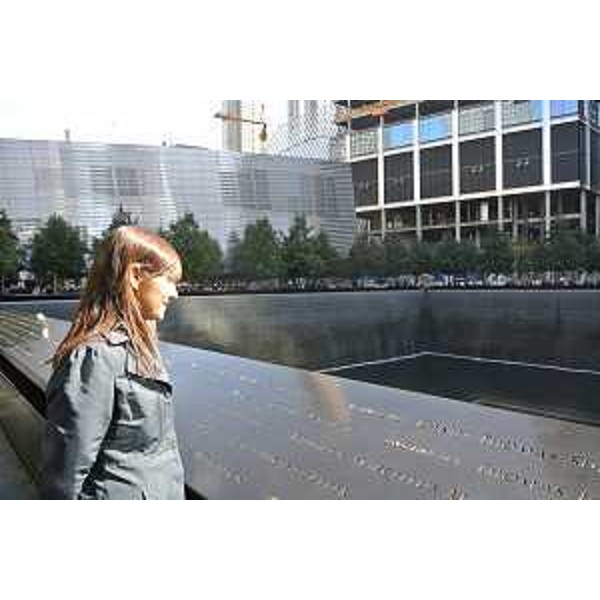 Debora Serracchiani (Presidente Regione Friuli Venezia Giulia) visita il Memoriale delle Torri Gemelle - New York 05/10/2015 