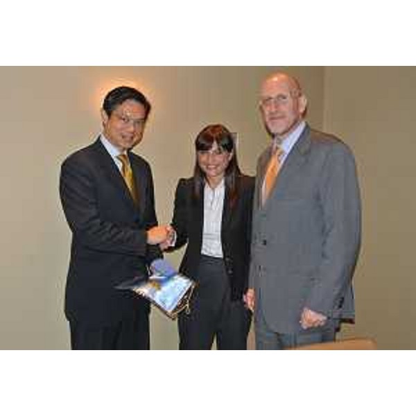Hoyt Brian Yee (Deputy Assistant Secretary for European and Eurasian Affairs, responsible for U.S. Relations with the Countries of Central Europe and South Central Europe - Washington D.C.), Debora Serracchiani (Presidente Regione Friuli Venezia Giulia) e Luca Franchetti Pardo (Ministro plenipotenziario Ambasciatore d'Italia a Washington) - Washington D.C. 07/10/2015