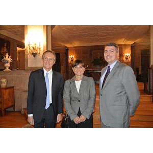 Claudio Bisogniero (Ambasciatore d'Italia a Washington), Debora Serracchiani (Presidente Regione Friuli Venezia Giulia) e Scott Higgins (Dipartimento di Stato USA, Ufficio affari europei occidentali) - Washington 06/10/2015