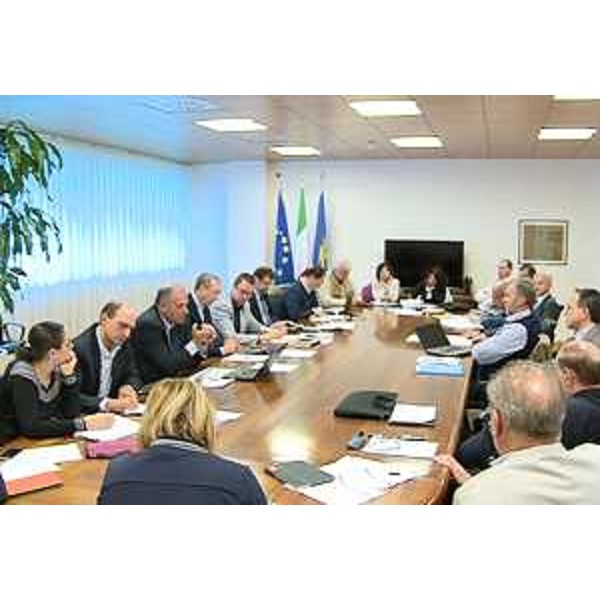 Sergio Bolzonello (Vicepresidente Regione FVG e assessore Attività produttive, Cooperazione e Turismo) e Marco Tullio Petrangelo (Direttore generale Promotur) durante l'audizione in II Commissione consiliare sui poli sciistici e sul turismo invernale regionale - Udine 08/10/2015