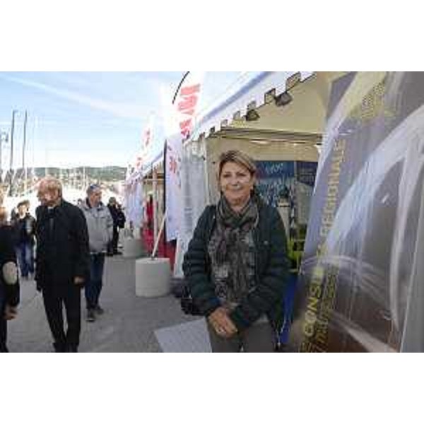 Maria Sandra Telesca (Assessore regionale Salute, Integrazione socio-sanitaria, Politiche sociali e Famiglia) visita lo stand della Consulta regionale delle Associazioni di persone disabili e delle loro famiglie del Friuli Venezia Giulia al Villaggio Barcolana - Trieste 09/10/2015