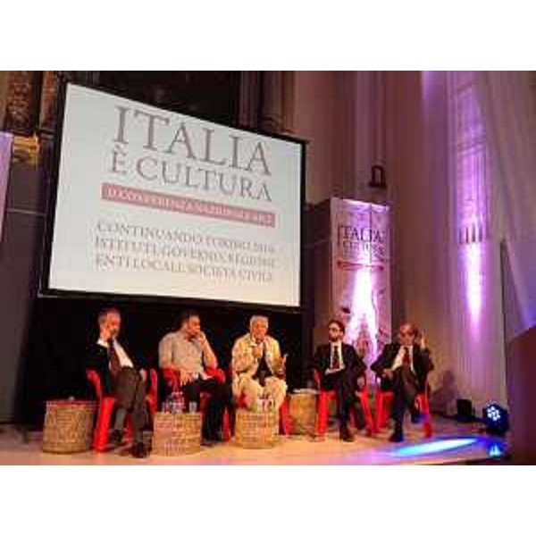 Gianni Torrenti (Assessore regionale Cultura) alla II Conferenza nazionale dell'Associazione delle Istituzioni di Cultura Italiane (AICI) - Conversano (BA) 10/10/2015