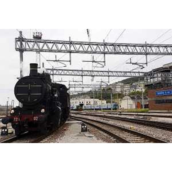 Il Barcolana Express arriva in Stazione Centrale per la Regata - Trieste 11/10/2015