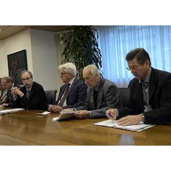 Gianni Torrenti (Assessore regionale Cultura, Sport e Solidarietà), Dario Locchi e Fabio Ziberna (Associazione Giuliani nel Mondo) e Michele Bernardon (EFASCE) alla presentazione degli Stati generali dei Corregionali all'estero (Trieste, 16 e 17 ottobre 2015) - Udine 12/10/2015