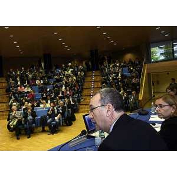Sergio Bolzonello (Vicepresidente Regione FVG e assessore Attività produttive) alla presentazione della Programmazione 2014-2020 del Piano Operativo Regionale (POR) del Fondo Europeo di Sviluppo Regionale (FESR) del Friuli Venezia Giulia - Udine 13/10/2015
