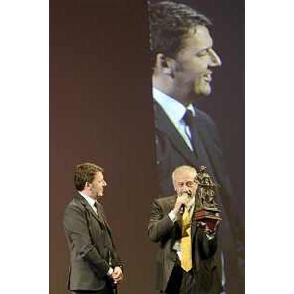 Matteo Renzi (Presidente Consiglio dei Ministri) e Gianpietro Benedetti (Presidente Gruppo Danieli) alla presentazione del Bilancio 2014-2015 del Gruppo Danieli - Buttrio 17/10/2015