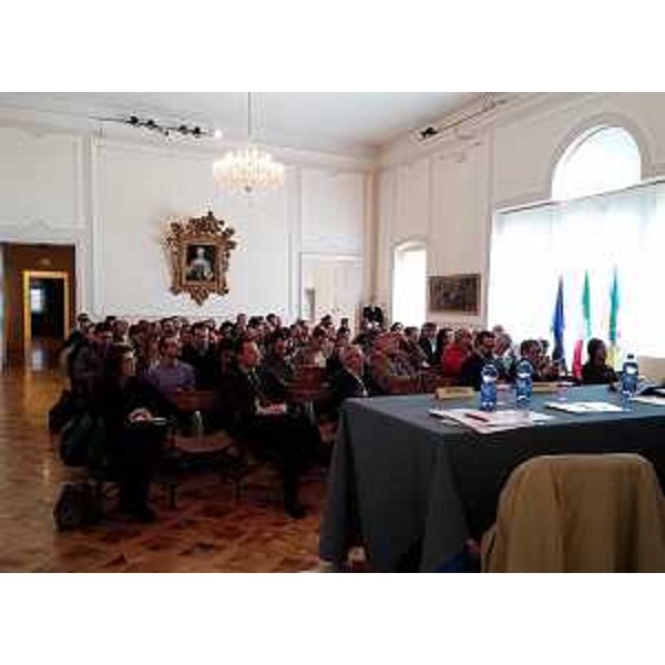 Pubblico alla presentazione del Programma Operativo Regionale (POR) del Fondo Europeo di Sviluppo Regionale (FESR) 2014-2020 del Friuli Venezia Giulia, a Palazzo Attems Petzenstein - Gorizia 20/10/2015 (Foto Bepi Pucciarelli)
