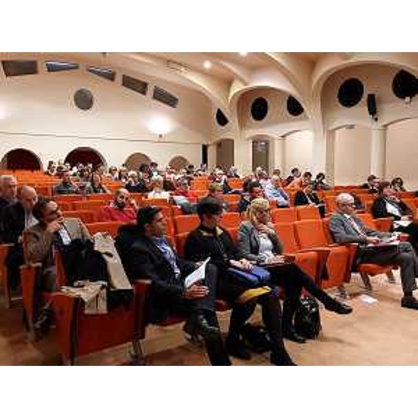 Pubblico alla presentazione del Programma Operativo Regionale (POR) del Fondo Europeo di Sviluppo Regionale (FESR) 2014-2020 del Friuli Venezia Giulia, nell'Auditorium della Regione FVG - Pordenone 22/10/2015 (Foto Bepi Pucciarelli)