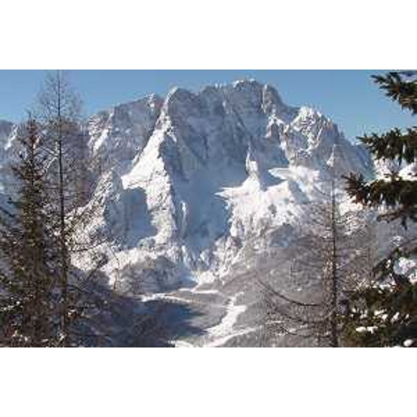 Comune di Malborghetto Valbruna (Udine): Val Saisera e Jof di Montasio visti dal Monte Santo di Lussari. Foto: Archivio del Corpo forestale regionale - Marco Pradella 