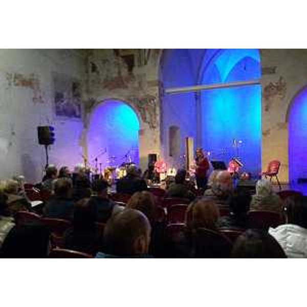 Lo spettacolo "I nostri primi vent'anni. Storia di un sogno", a cura dell'Associazione "I ragazzi della Panchina" all'ex convento di San Francesco - Pordenone 22/10/2015