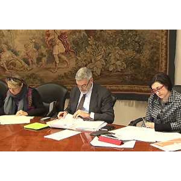 Gli assessori regionali Maria Sandra Telesca (Salute, Integrazione socio-sanitaria, Politiche sociali e Famiglia), Paolo Panontin (Autonomie locali e Coordinamento Riforme, Caccia e risorse ittiche, delegato Protezione civile) e Sara Vito (Ambiente ed Energia) durante la riunione della Giunta regionale del Friuli Venezia Giulia - Trieste 23/10/2015