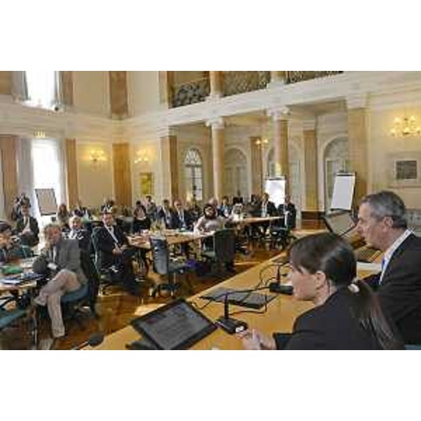 Debora Serracchiani (Presidente Regione Friuli Venezia Giulia) e Vladimir Nanut (Fondatore MIB) al laboratorio "Fit for the future. Le sfide della leadership per affrontare le nuove discontinuità" al MIB School of Management - Trieste 23/10/2015