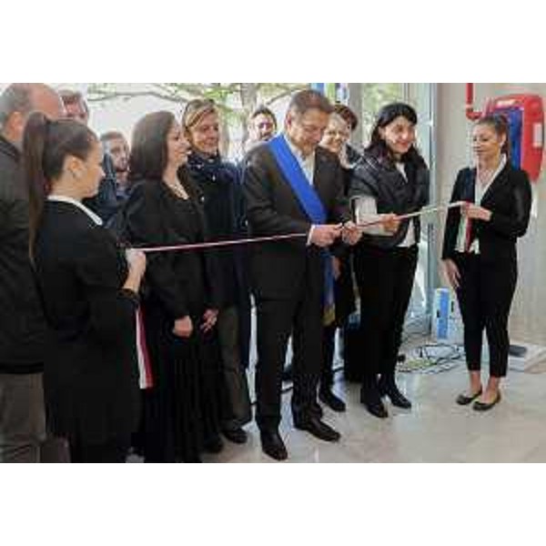 Enrico Gherghetta (Presidente Provincia Gorizia) e Mariagrazia Santoro (Assessore regionale Lavori pubblici ed Edilizia) all'inaugurazione dei lavori di messa in sicurezza dell'edificio di via Boito dell'ISIS Sandro Pertini - Monfalcone 24/10/2015