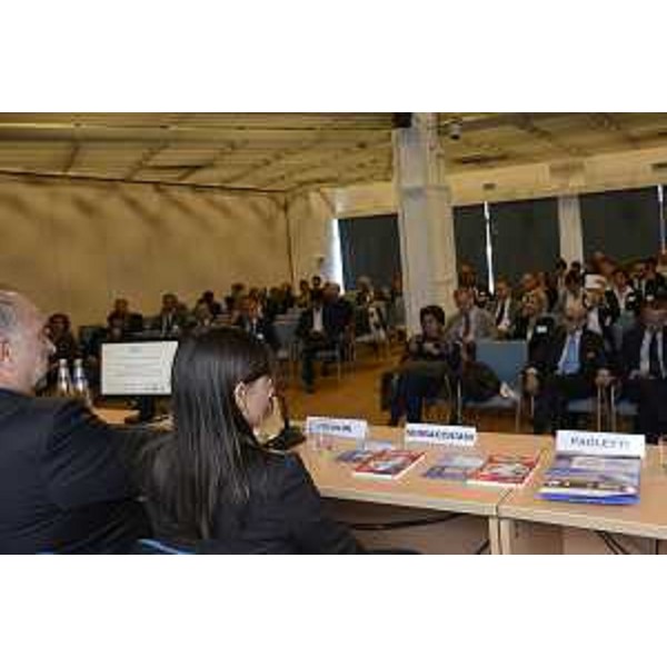 Roberto Cosolini (Sindaco Trieste) e Debora Serracchiani (Presidente Regione Friuli Venezia Giulia) interviene all'incontro "EXPOrtare: nuovi scenari per il Made in Italy" della XXIV convention mondiale delle Camere di Commercio italiane all'estero - Trieste 26/10/2015