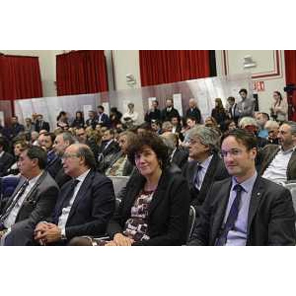 Loredana Panariti (Assessore regionale Lavoro, Formazione, Istruzione, Pari Opportunità, Politiche giovanili, Ricerca e Università) alla serata di premiazione della "Start Cup FVG. Il futuro è la tua impresa", alla Centrale Idrodinamica di Porto Vecchio - Trieste 27/10/2015