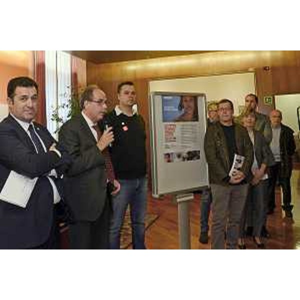 Franco Iacop (Presidente Consiglio regionale) e Gianni Torrenti (Assessore regionale Cultura) all'inaugurazione della mostra fotografica di Claudio Tuti, nell'ambito del Festival Trieste Photo Days 2015, in Consiglio regionale - Trieste 28/10/2015