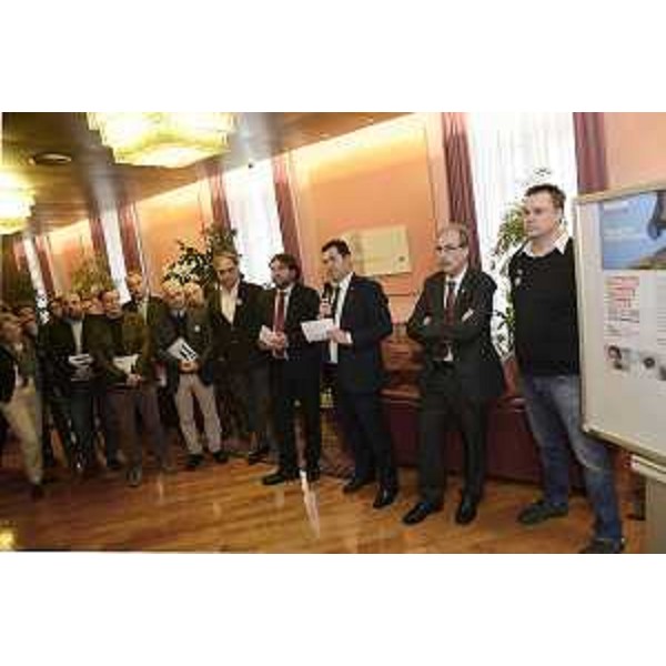 Franco Iacop (Presidente Consiglio regionale) e Gianni Torrenti (Assessore regionale Cultura) all'inaugurazione della mostra fotografica di Claudio Tuti, nell'ambito del Festival Trieste Photo Days 2015, in Consiglio regionale - Trieste 28/10/2015