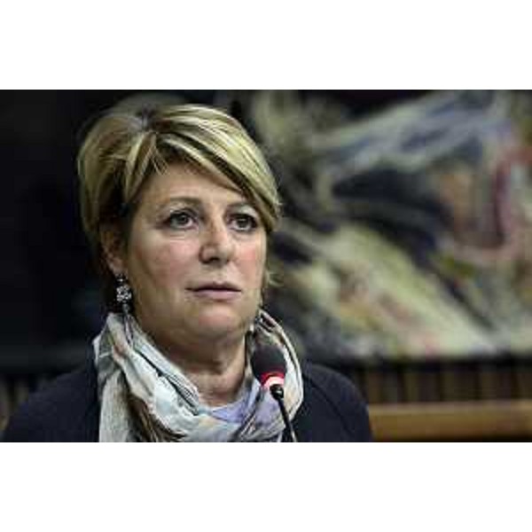 Maria Sandra Telesca (Assessore regionale Salute, Integrazione socio-sanitaria, Politiche sociali e Famiglia) durante il question time in Consiglio regionale - Trieste 28/10/2015