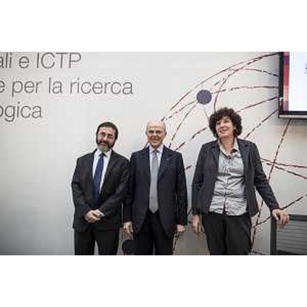 Loredana Panariti (Assessore regionale Ricerca e Università) in occasione dell'accordo siglato tra il Gruppo Generali e The "Abdus Salam" International Centre for Theoretical Physics (ICTP) [Centro internazionale di Fisica teorica] - Trieste 29/10/2015 (Foto Giuliano Koren Gruppo Generali)