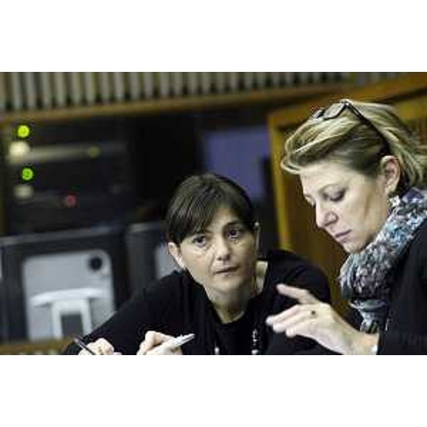 Debora Serracchiani (Presidente Regione Friuli Venezia Giulia) e Maria Sandra Telesca (Assessore regionale Salute, Integrazione socio-sanitaria, Politiche sociali e Famiglia) durante i lavori del Consiglio regionale - Trieste 29/10/2015