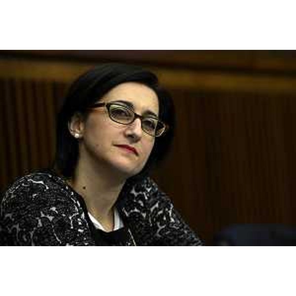 Sara Vito (Assessore regionale Ambiente ed Energia) durante i lavori del Consiglio regionale - Trieste 29/10/2015