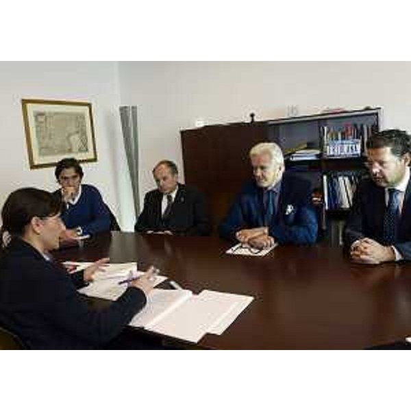 Debora Serracchiani (Presidente Regione Friuli Venezia Giulia) incontra il promotore del "Gruppo di lavoro Trasporti FVG" Rodolfo Flebus, Bernardino Ceccarelli per Confapi FVG, Massimo Masotti per Confindustria FVG, Gabriele Brun per FITA-CNA FVG - Udine 02/11/2015