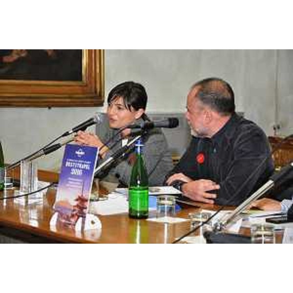 Debora Serracchiani (Presidente Regione Friuli Venezia Giulia) e Angelo Pittro (Direttore marketing e commerciale EDT Lonely Planet Italia) incontrano i media nella Pinacoteca dei Musei Capitolini in Campidoglio - Roma 03/11/2015
