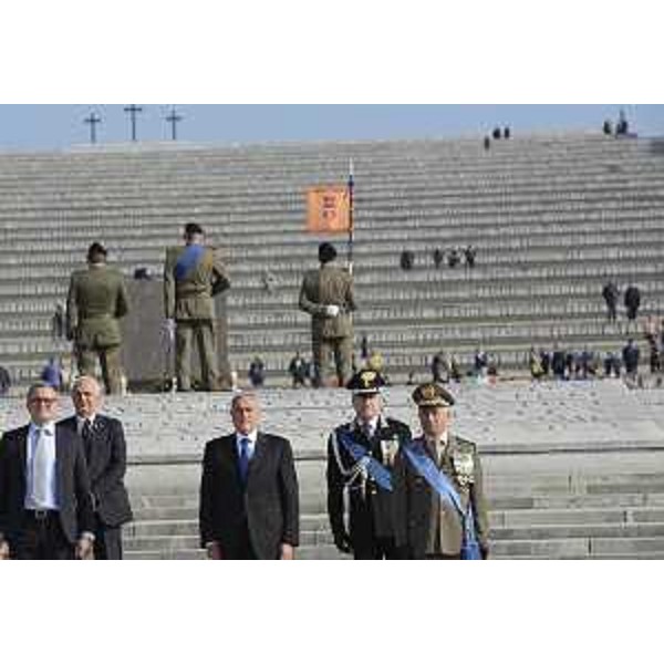 Enrico Zanetti (Sottosegretario Economia e Finanze) e Pietro Grasso (Presidente Senato Repubblica Italiana) alla celebrazione del Giorno dell'Unità Nazionale e Giornata delle Forze Armate - Sacrario Militare di Redipuglia 04/11/2015