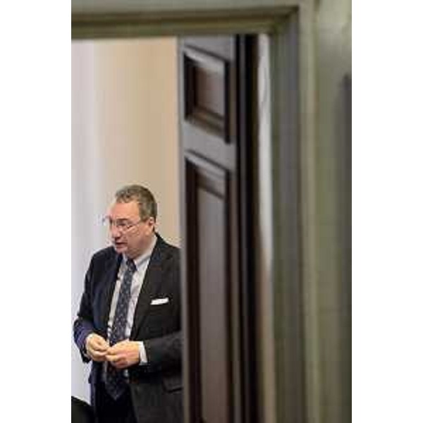 Sergio Bolzonello (Vicepresidente Regione FVG e assessore Attività produttive, Cooperazione e Turismo) durante la riunione della Giunta regionale - Trieste 06/11/2015