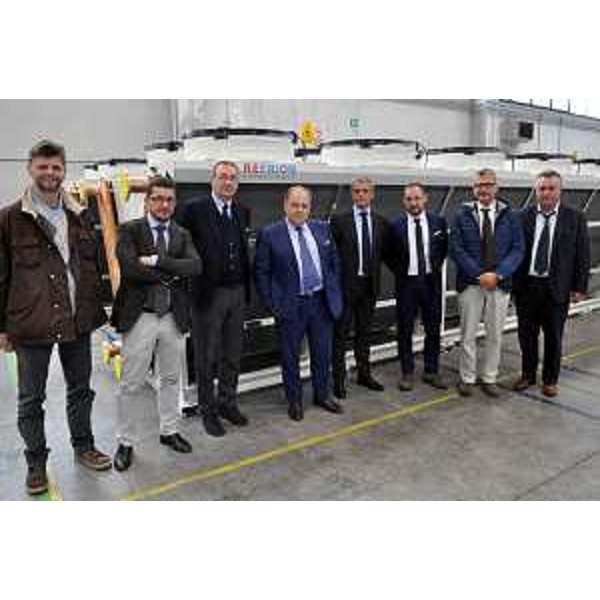 Sergio Bolzonello (Vicepresidente Regione FVG e assessore Attività produttive, Cooperazione e Turismo) durante la visita alla Refrion S.r.l. accompagnato da Daniele Stolfo (Amministratore delegato) - Flumignano di Talmassons (Foto Refrion S.r.l.)