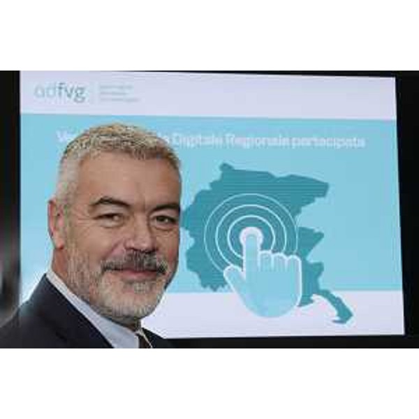 Paolo Panontin (Assessore regionale Autonomie locali e Coordinamento Riforme) alla presentazione dell'Agenda Digitale regionale partecipata (AD-FVG) - Trieste 11/11/2015