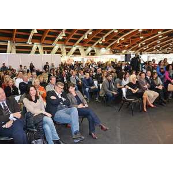 Giovanni Da Pozzo (Presidente CCIAA Udine) e e Debora Serracchiani (Presidente Regione Friuli Venezia Giulia) alla cerimonia di consegna del "Premio Good FriulAdria. La letteratura in cucina" - Udine 07/11/2015