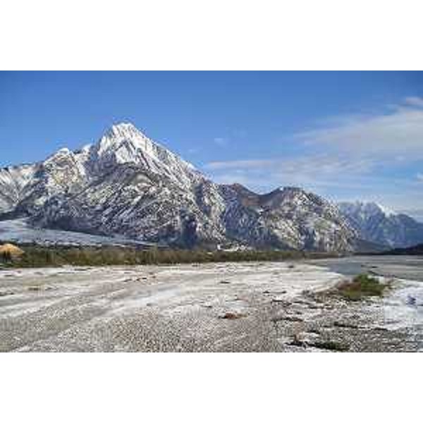 Il Monte Amariana visto dalla Valle del Fiume Tagliamento. Foto: Archivio del Corpo forestale regionale - Marco Pradella 