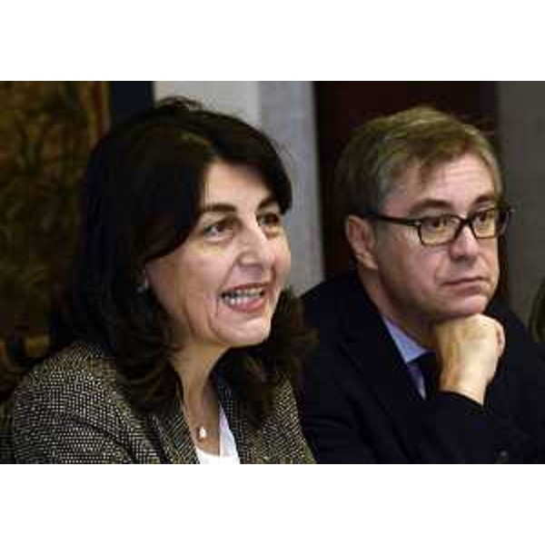 Gli assessori regionali Mariagrazia Santoro (Infrastrutture, Mobilità, Pianificazione territoriale, Lavori pubblici, Edilizia) e Francesco Peroni (Finanze, Patrimonio, Coordinamento e Programmazione Politiche economiche e comunitarie) durante la riunione della Giunta del FVG - Trieste 13/11/2015